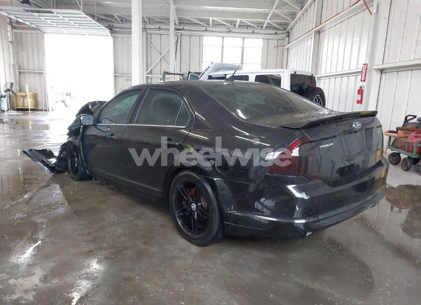 Photo 3 of 2012 Ford Fusion SE (VIN 3FAHP0HA5CR403929)