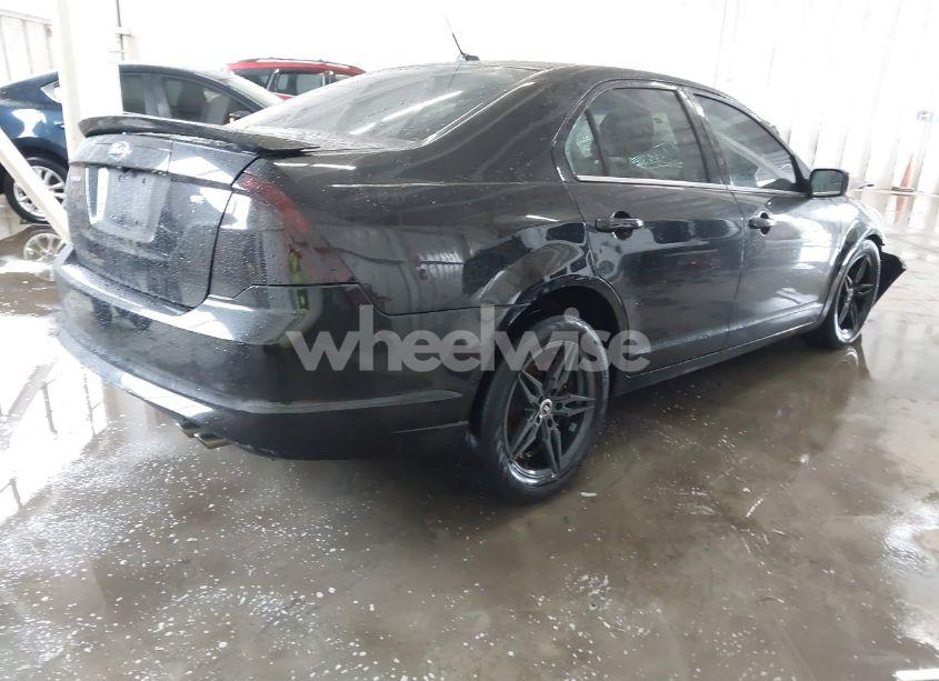 Photo 4 of 2012 Ford Fusion SE (VIN 3FAHP0HA5CR403929)