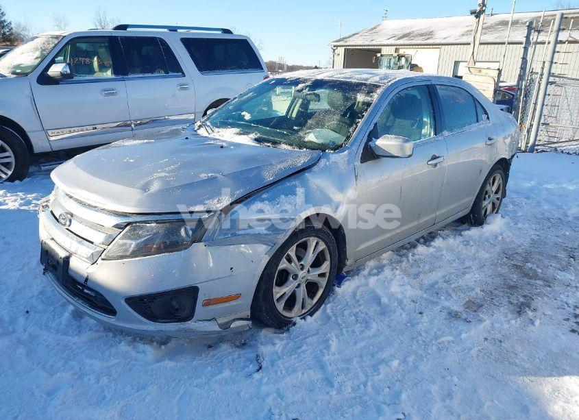 Photo 2 of 2012 Ford Fusion SE (VIN 3FAHP0HA5CR431794)