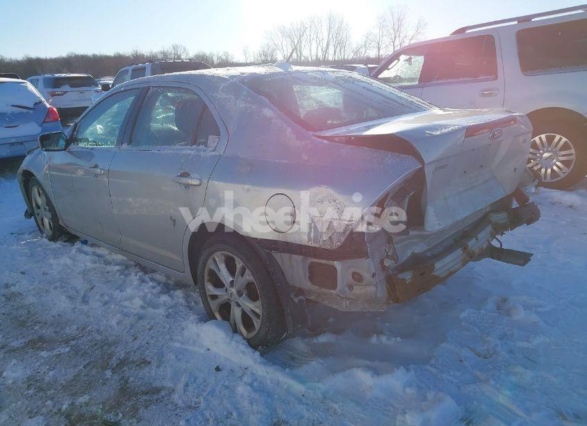 Photo 3 of 2012 Ford Fusion SE (VIN 3FAHP0HA5CR431794)