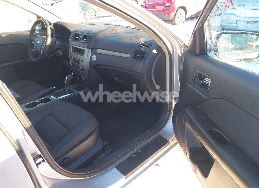 Photo 5 of 2012 Ford Fusion SE (VIN 3FAHP0HA5CR431794)