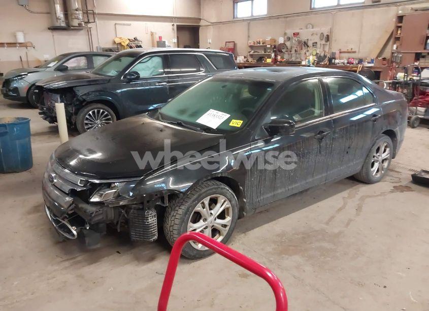 Photo 2 of 2012 Ford Fusion SE (VIN 3FAHP0HA5CR434663)