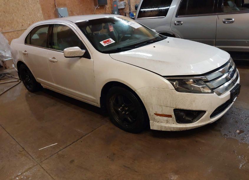 2010 Ford Fusion SE (VIN 3FAHP0HA6AR145787) main photo