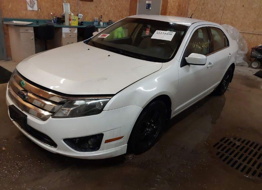 Photo 2 of 2010 Ford Fusion SE (VIN 3FAHP0HA6AR145787)