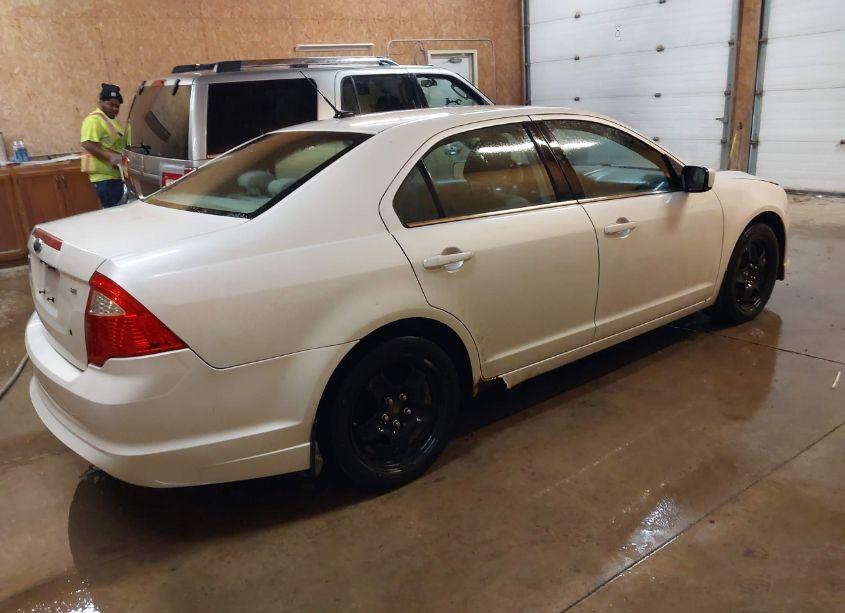 Photo 4 of 2010 Ford Fusion SE (VIN 3FAHP0HA6AR145787)