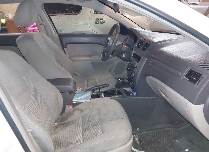 Photo 5 of 2010 Ford Fusion SE (VIN 3FAHP0HA6AR145787)