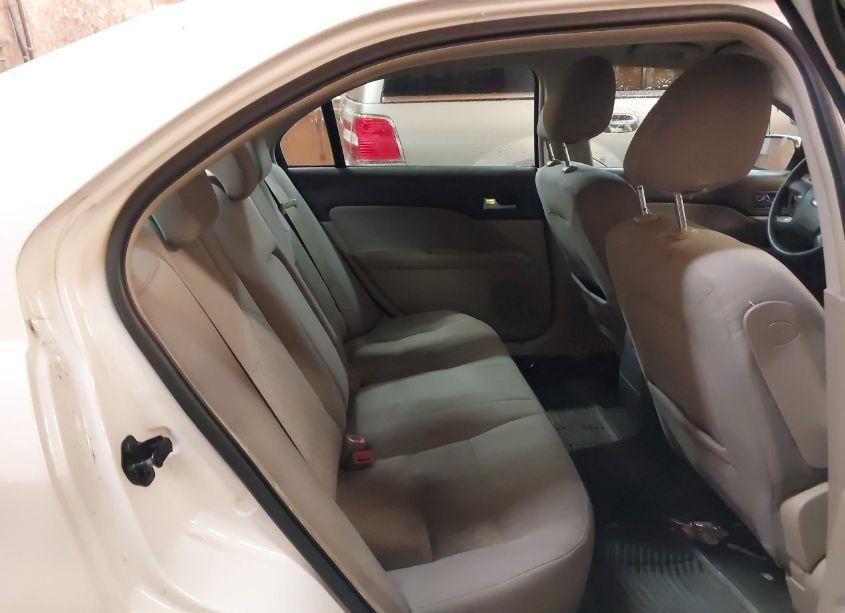 Photo 8 of 2010 Ford Fusion SE (VIN 3FAHP0HA6AR145787)