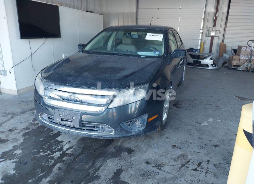 Photo 2 of 2010 Ford Fusion SE (VIN 3FAHP0HA6AR147734)