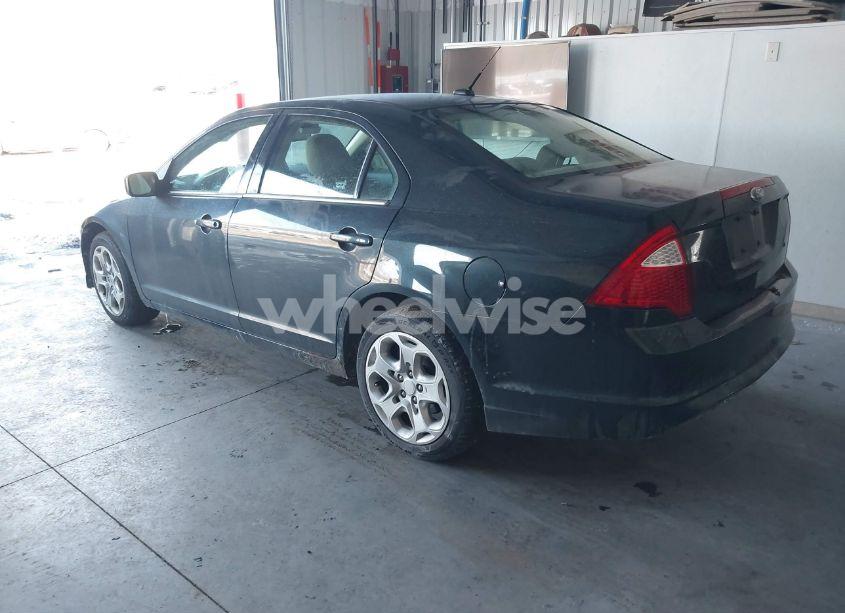 Photo 3 of 2010 Ford Fusion SE (VIN 3FAHP0HA6AR147734)