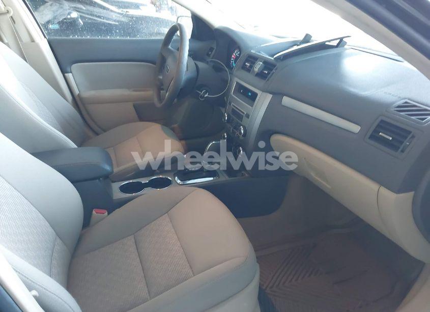 Photo 5 of 2010 Ford Fusion SE (VIN 3FAHP0HA6AR147734)