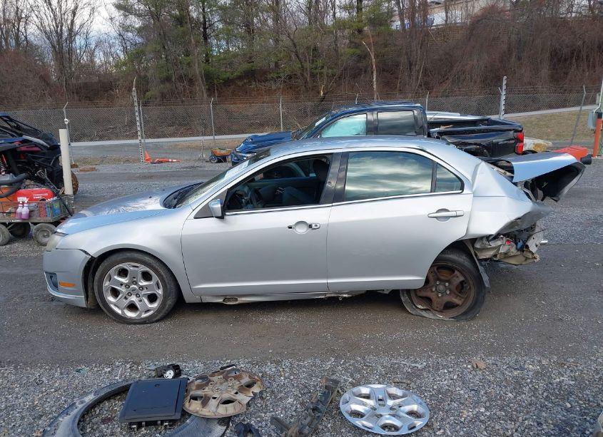 Photo 14 of 2010 Ford Fusion SE (VIN 3FAHP0HA6AR156238)