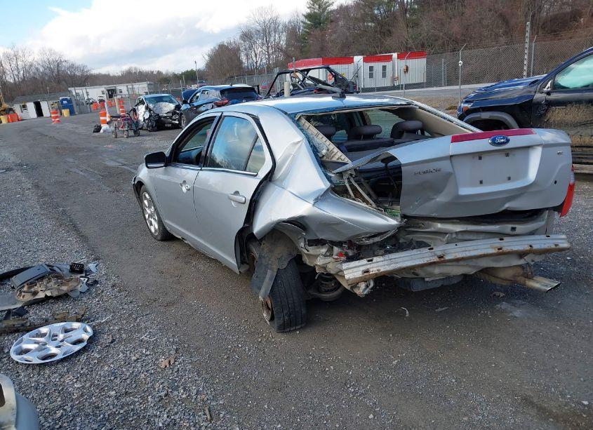 Photo 3 of 2010 Ford Fusion SE (VIN 3FAHP0HA6AR156238)