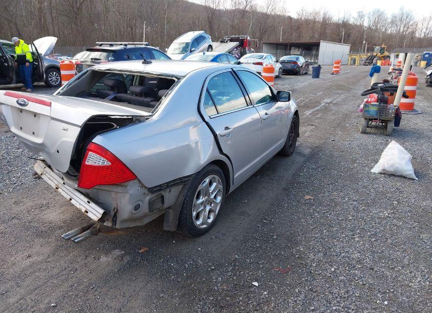 Photo 4 of 2010 Ford Fusion SE (VIN 3FAHP0HA6AR156238)