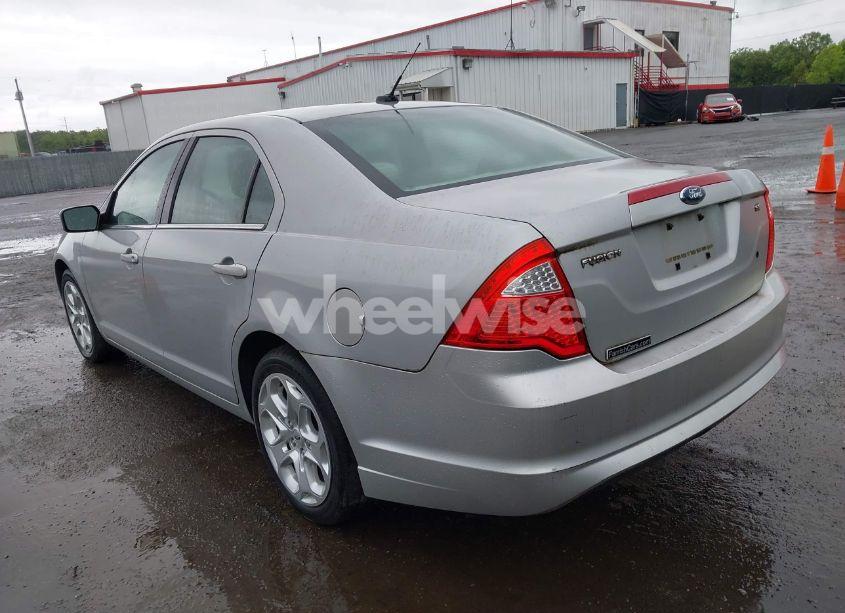 Photo 3 of 2010 Ford Fusion SE (VIN 3FAHP0HA6AR156319)