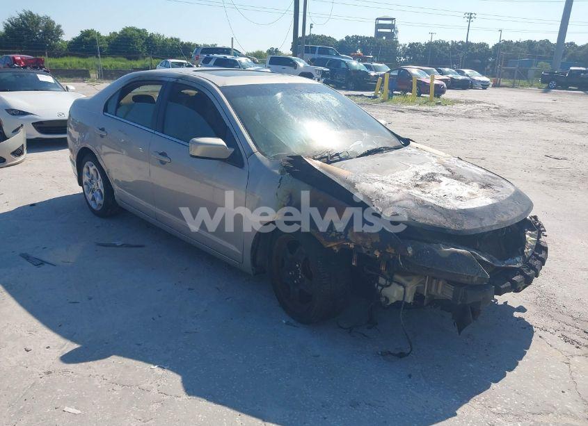 2010 Ford Fusion SE (VIN 3FAHP0HA6AR169457) main photo