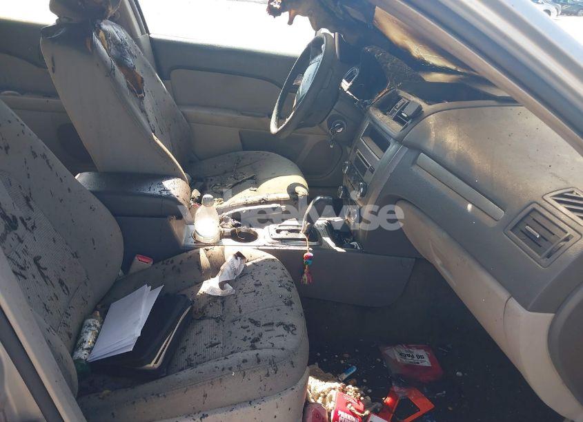 Photo 5 of 2010 Ford Fusion SE (VIN 3FAHP0HA6AR169457)