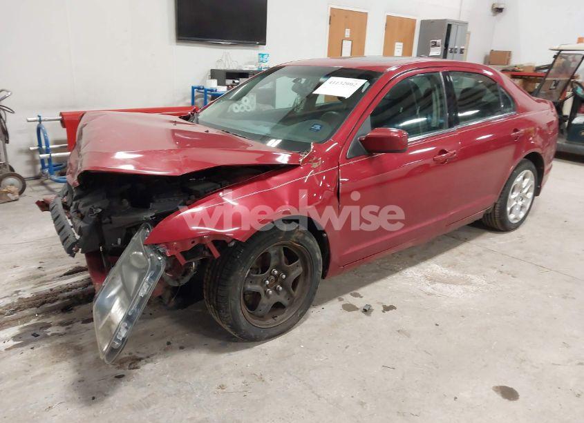 Photo 2 of 2010 Ford Fusion SE (VIN 3FAHP0HA6AR184525)