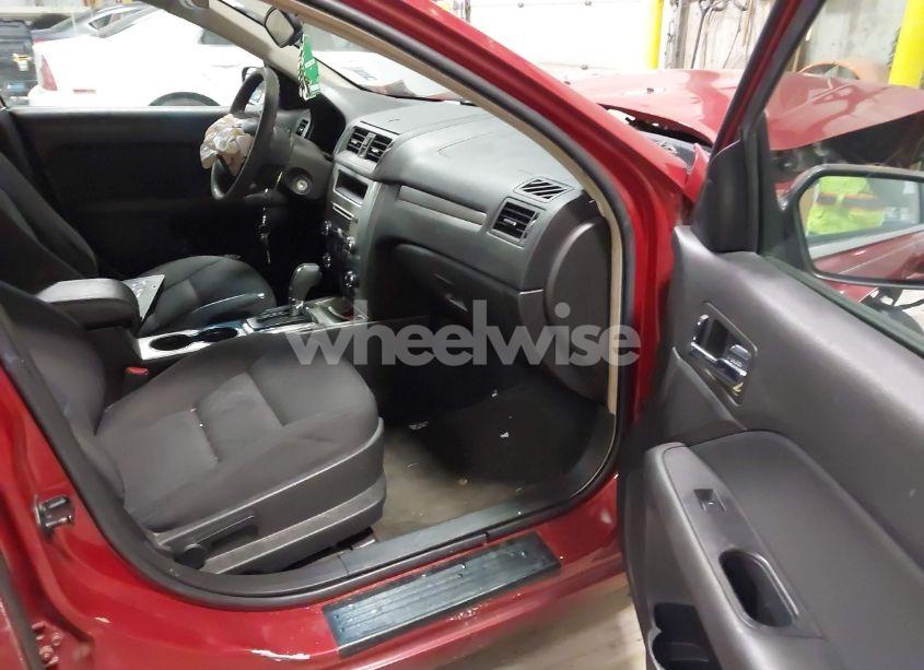 Photo 5 of 2010 Ford Fusion SE (VIN 3FAHP0HA6AR184525)