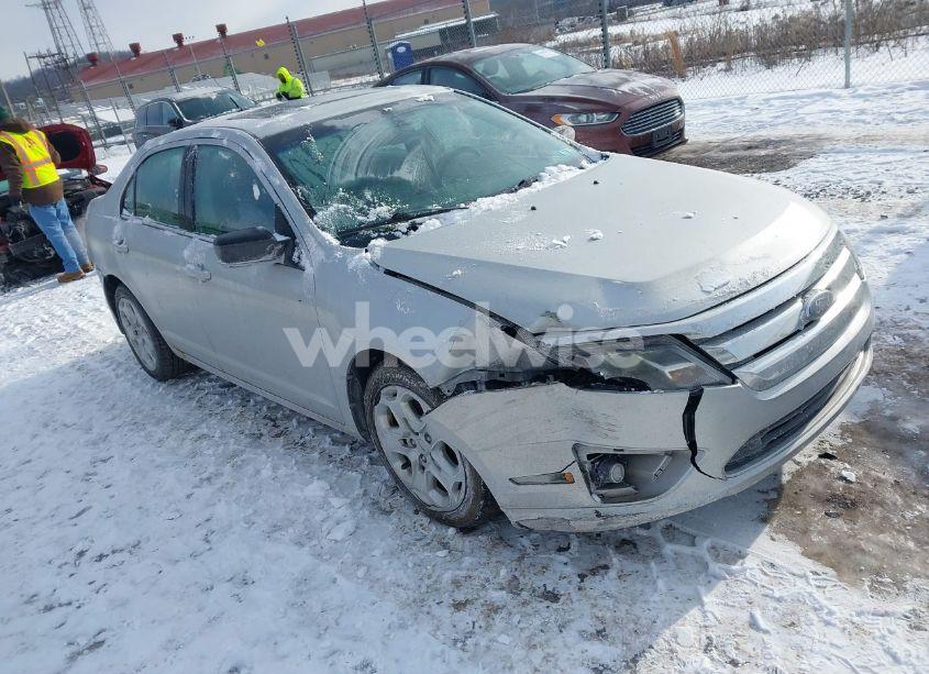 2010 Ford Fusion SE (VIN 3FAHP0HA6AR219287) main photo