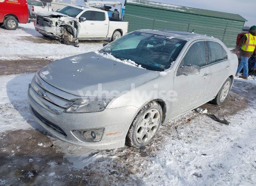 Photo 2 of 2010 Ford Fusion SE (VIN 3FAHP0HA6AR219287)