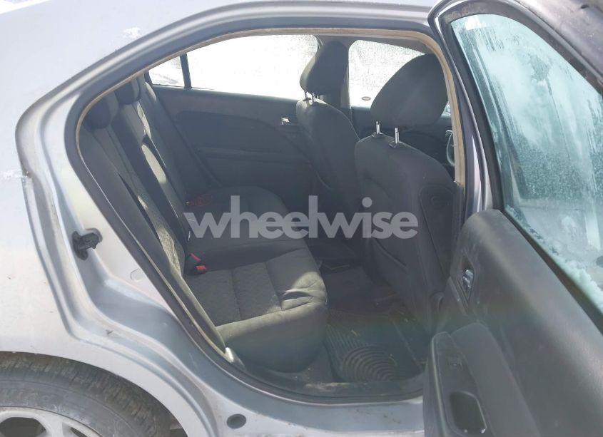 Photo 8 of 2010 Ford Fusion SE (VIN 3FAHP0HA6AR219287)