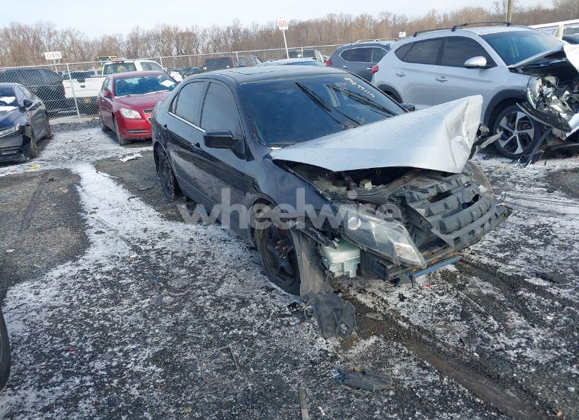 2010 Ford Fusion SE (VIN 3FAHP0HA6AR255383) main photo