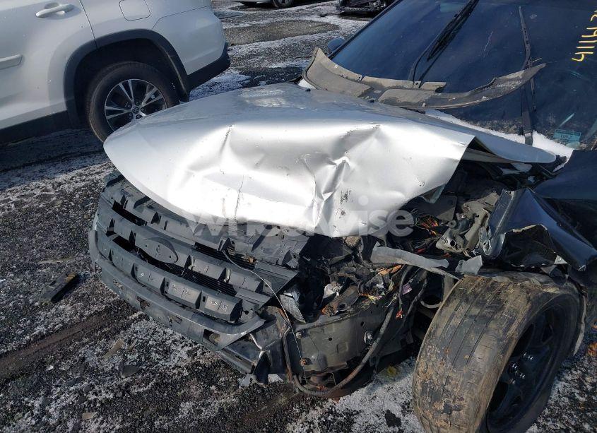 Photo 6 of 2010 Ford Fusion SE (VIN 3FAHP0HA6AR255383)