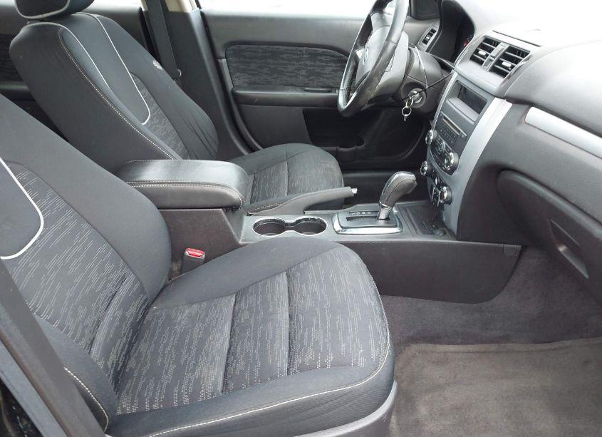Photo 4 of 2010 Ford Fusion SE (VIN 3FAHP0HA6AR295849)