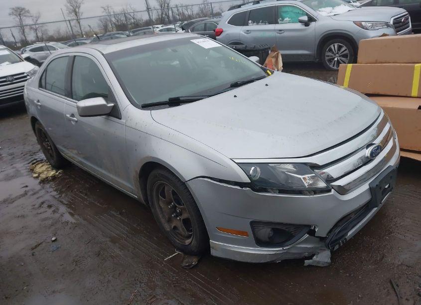 2010 Ford Fusion SE (VIN 3FAHP0HA6AR316618) main photo