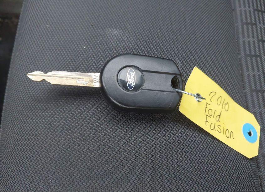 Photo 11 of 2010 Ford Fusion SE (VIN 3FAHP0HA6AR316618)