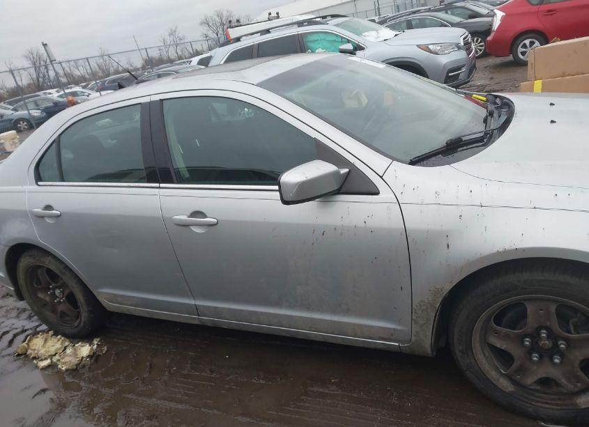 Photo 13 of 2010 Ford Fusion SE (VIN 3FAHP0HA6AR316618)