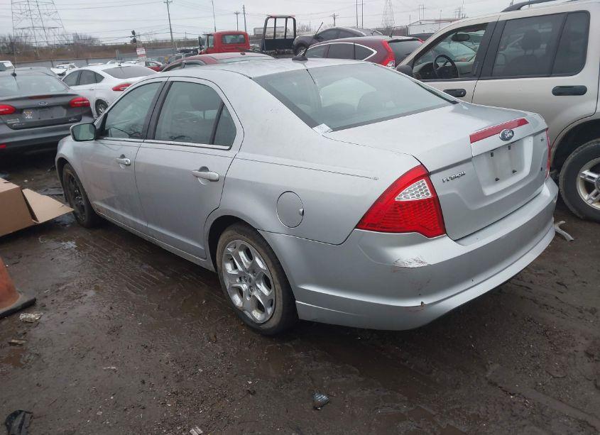 Photo 3 of 2010 Ford Fusion SE (VIN 3FAHP0HA6AR316618)