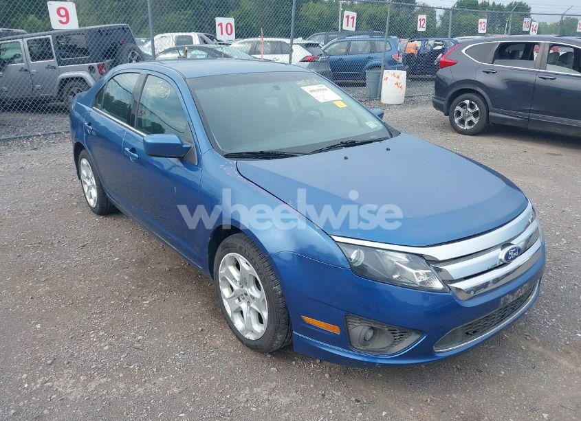 2010 Ford Fusion SE (VIN 3FAHP0HA6AR392162) main photo