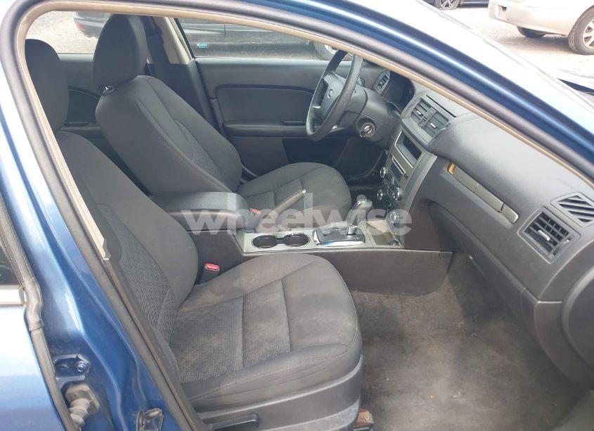 Photo 5 of 2010 Ford Fusion SE (VIN 3FAHP0HA6AR392162)
