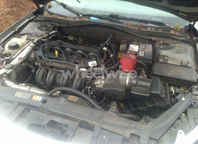 Photo 10 of 2010 Ford Fusion SE (VIN 3FAHP0HA6AR393764)