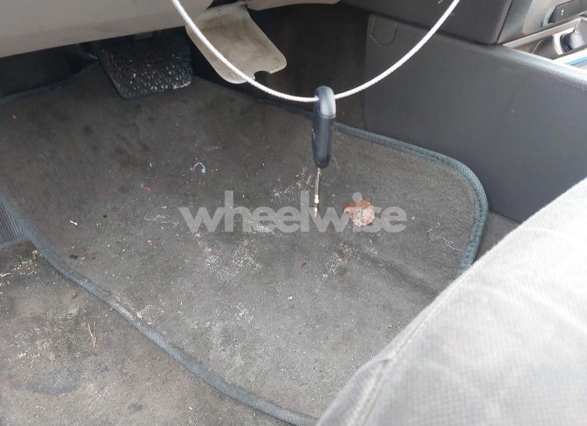 Photo 11 of 2010 Ford Fusion SE (VIN 3FAHP0HA6AR393764)