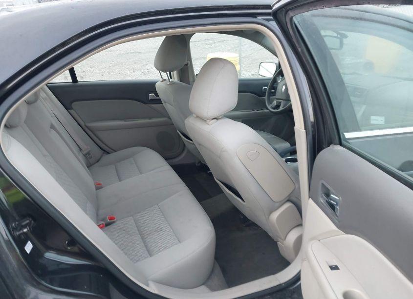 Photo 8 of 2010 Ford Fusion SE (VIN 3FAHP0HA6AR399659)