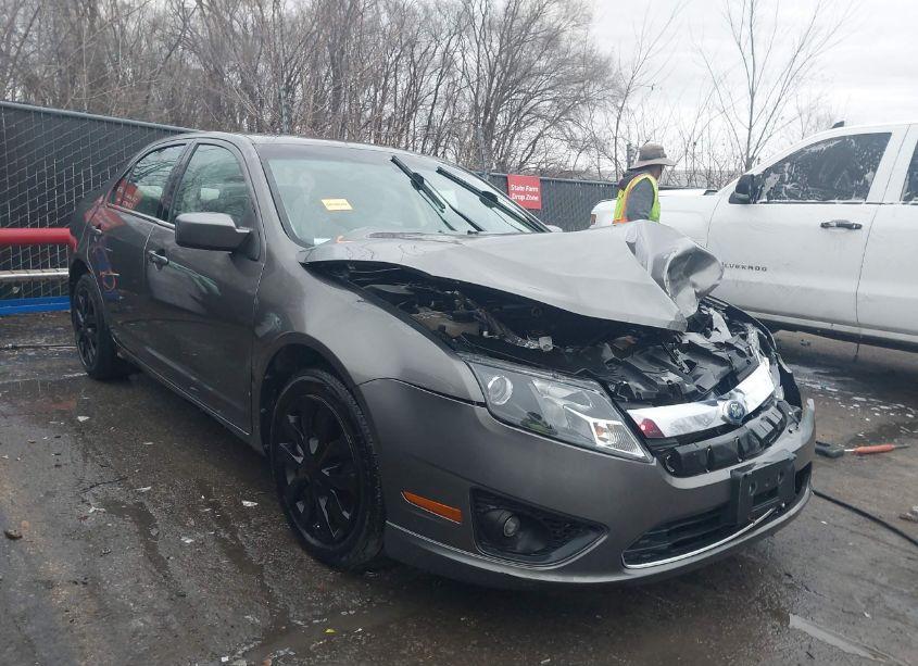 2010 Ford Fusion SE (VIN 3FAHP0HA6AR421952) main photo