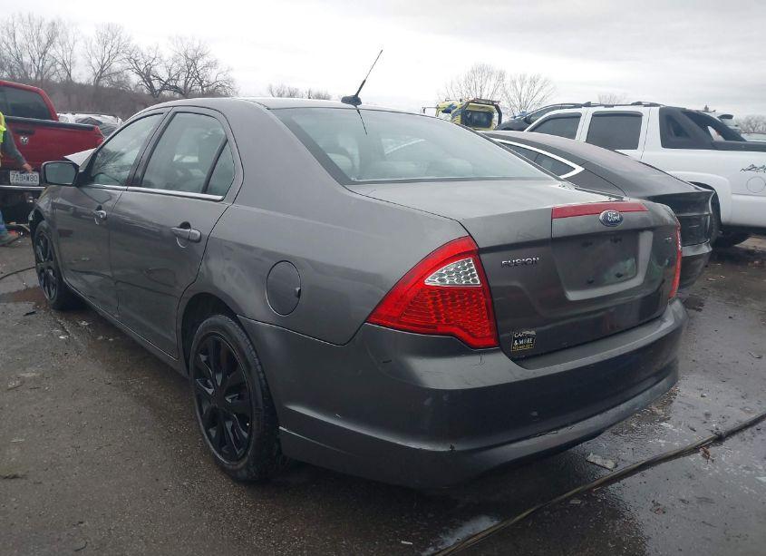 Photo 3 of 2010 Ford Fusion SE (VIN 3FAHP0HA6AR421952)