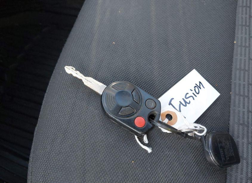 Photo 11 of 2010 Ford Fusion SE (VIN 3FAHP0HA6AR422664)