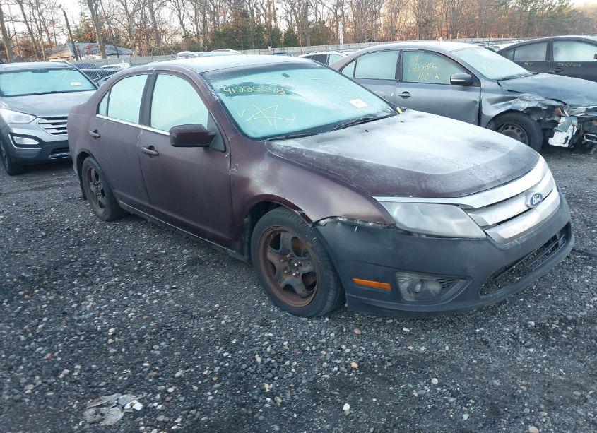 2011 Ford Fusion SE (VIN 3FAHP0HA6BR102181) main photo