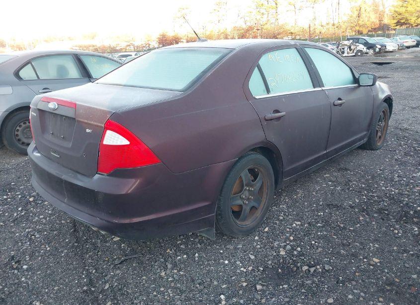 Photo 4 of 2011 Ford Fusion SE (VIN 3FAHP0HA6BR102181)