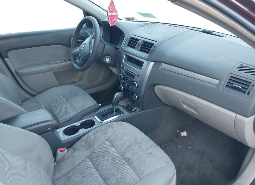 Photo 5 of 2011 Ford Fusion SE (VIN 3FAHP0HA6BR102181)