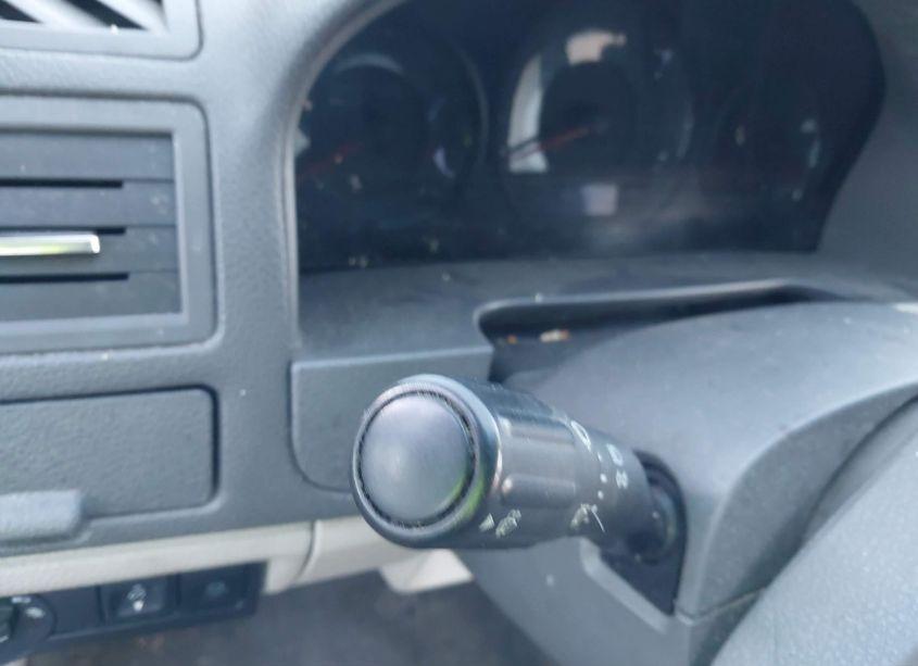 Photo 7 of 2011 Ford Fusion SE (VIN 3FAHP0HA6BR102181)