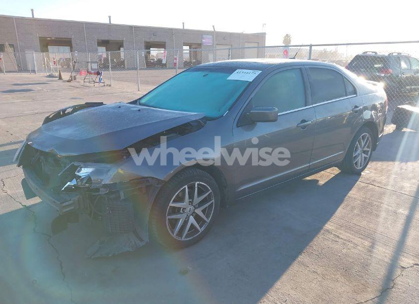 Photo 2 of 2011 Ford Fusion SE (VIN 3FAHP0HA6BR140087)