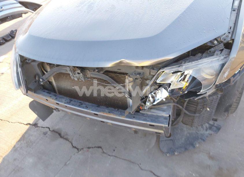 Photo 6 of 2011 Ford Fusion SE (VIN 3FAHP0HA6BR140087)