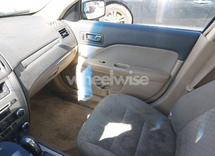 Photo 5 of 2011 Ford Fusion SE (VIN 3FAHP0HA6BR161229)