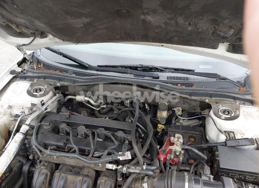 Photo 10 of 2011 Ford Fusion SE (VIN 3FAHP0HA6BR185160)