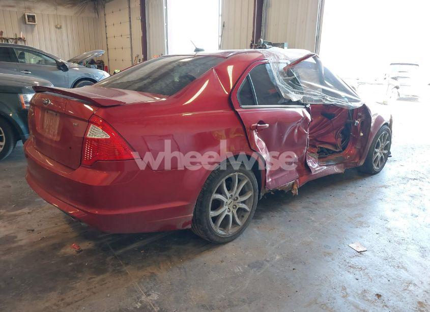 Photo 4 of 2011 Ford Fusion SE (VIN 3FAHP0HA6BR189600)