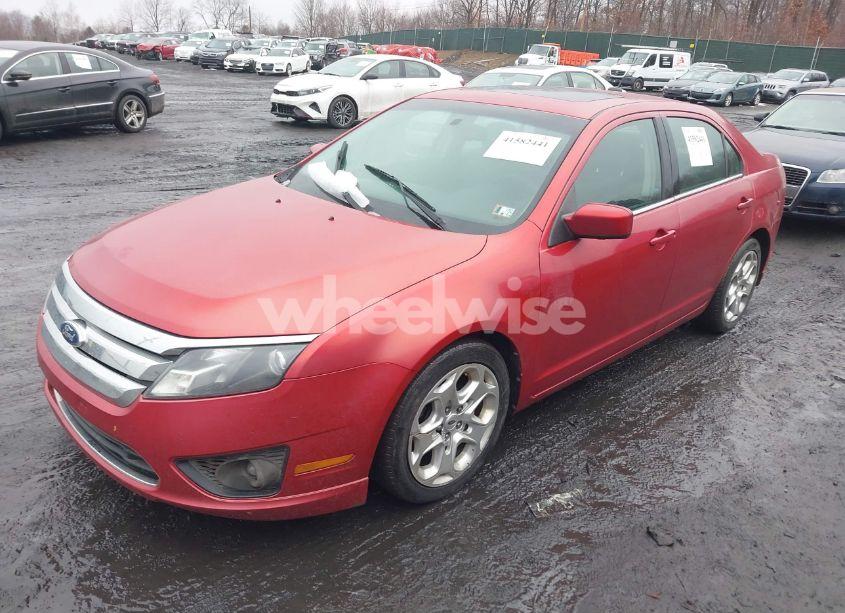 Photo 2 of 2011 Ford Fusion SE (VIN 3FAHP0HA6BR200644)